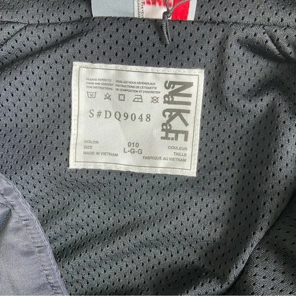 Nike top sacai apparel